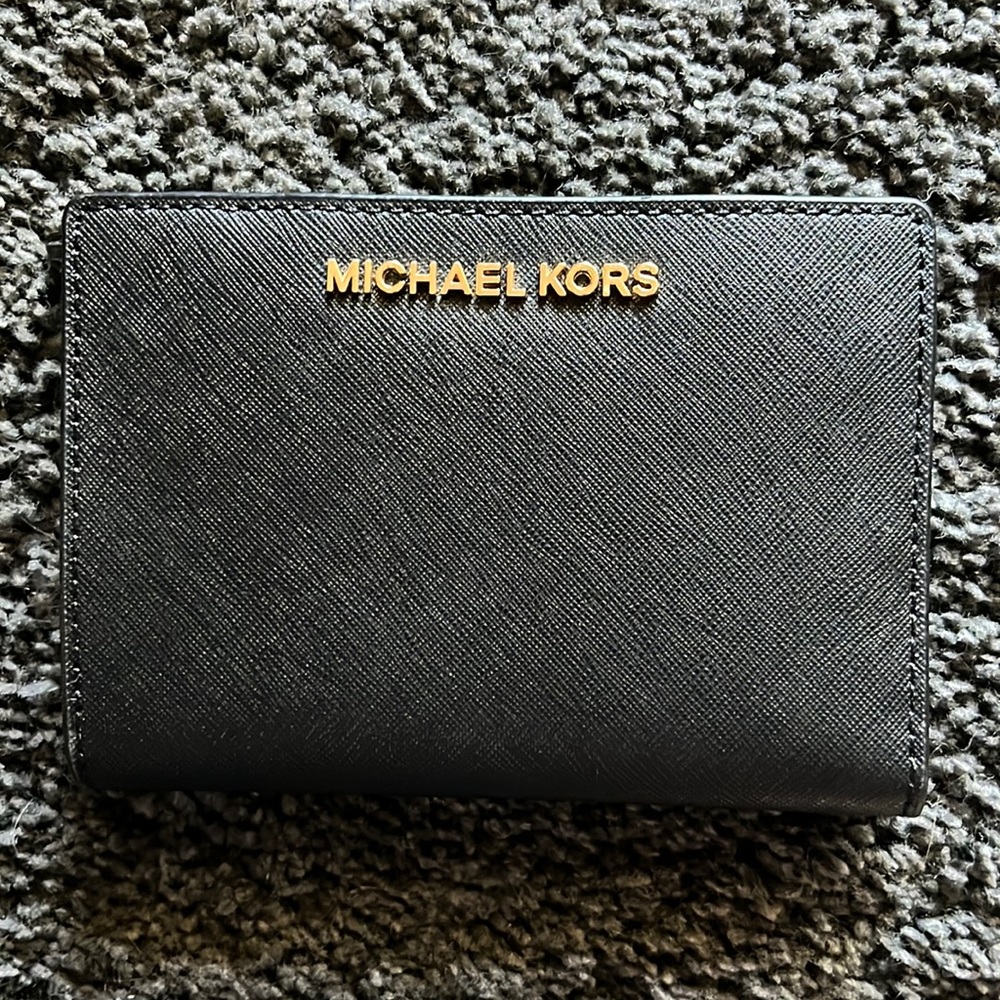 Small black Michael Kors wallet